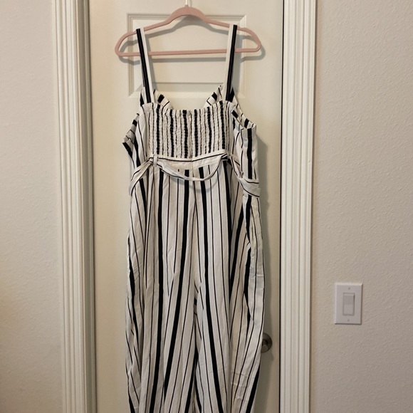 NWT Black and White Striped Romper - Picture 6 of 6